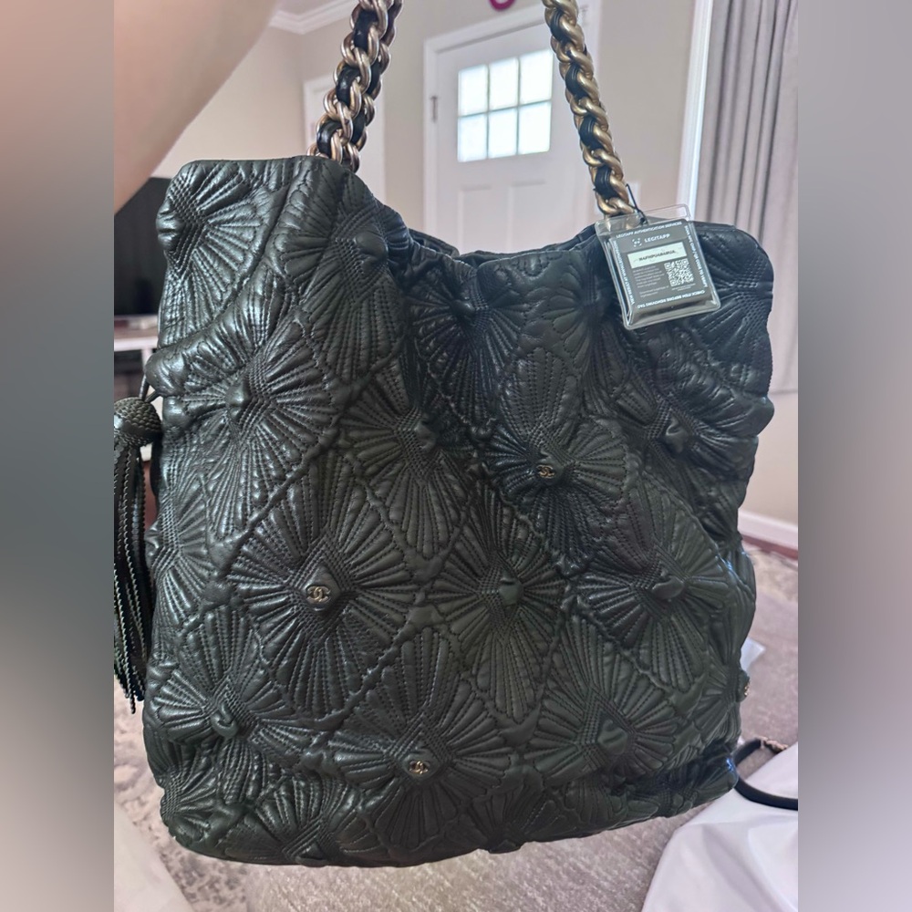 CHANEL PARIS-VENICE CA D'ORO TOTE - Picture 2 of 11